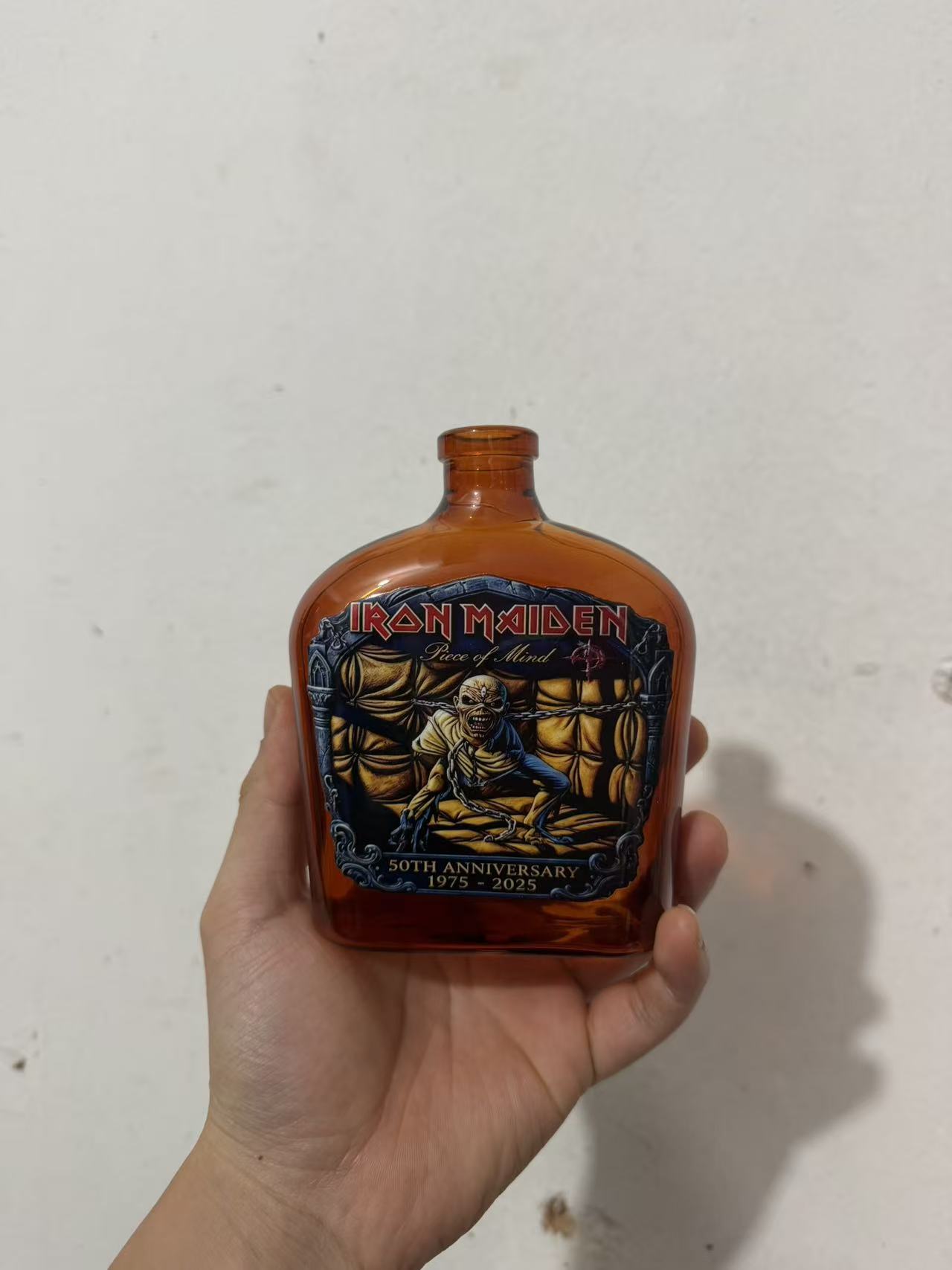 Vintage Rock Themed Mummy Scul - Vintage Collectible Liquor Bottles recension och pris