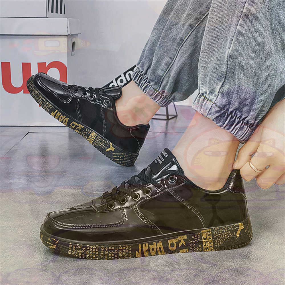 Round Foot Size 45 Sneakers Wh - Vintage Collectibles Store recension och pris